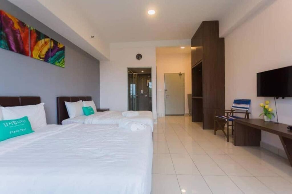 Kk B/2 Queen Bed/ Netflix/free Parking Pangsapuri Kota Kinabalu